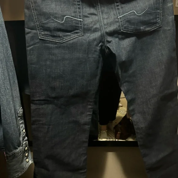 Maternity - 7 For All Mankind  - A Pea in the Pod - The Over the Bump. - Picture 7 of 9